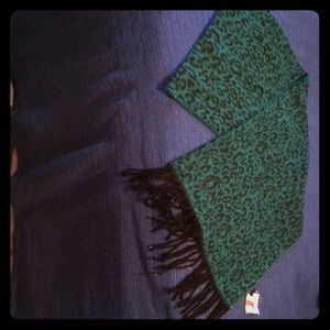 Turquoise/green leopard print scarf